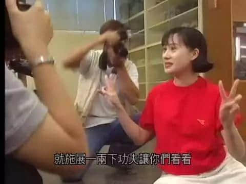 20年前嘅TVB，如何用一部戲懟足半個(gè)娛樂(lè)圈