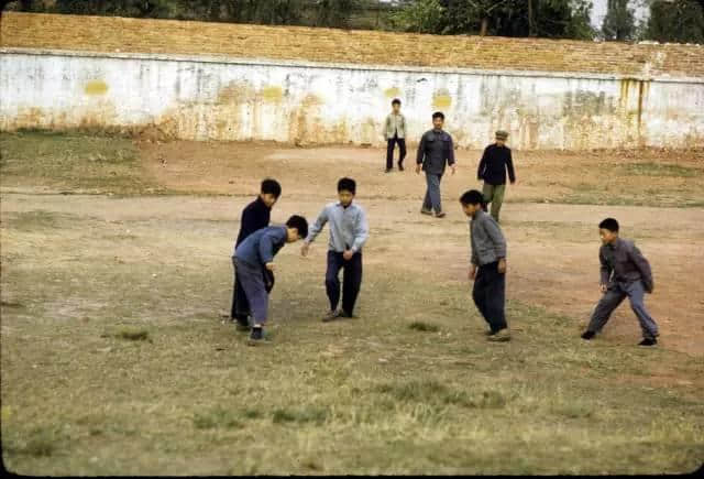 1972年嘅廣州校園生活，當(dāng)時(shí)啲學(xué)生哥能文能武！