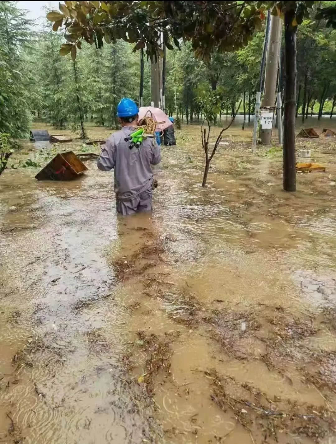 七省馳援！河南暴雨救援電話+緊急求助通道，請擴(kuò)散！