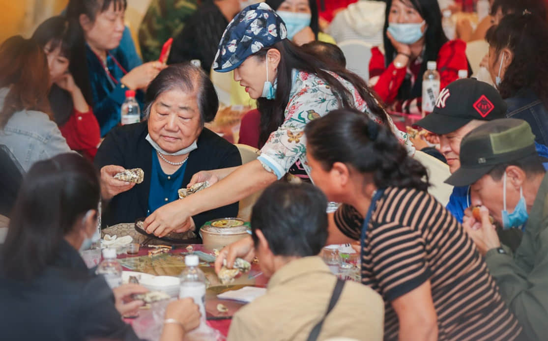 ▲吉林老百姓吃上江蘇固城湖大閘蟹、生蠔 美團(tuán)優(yōu)選供圖