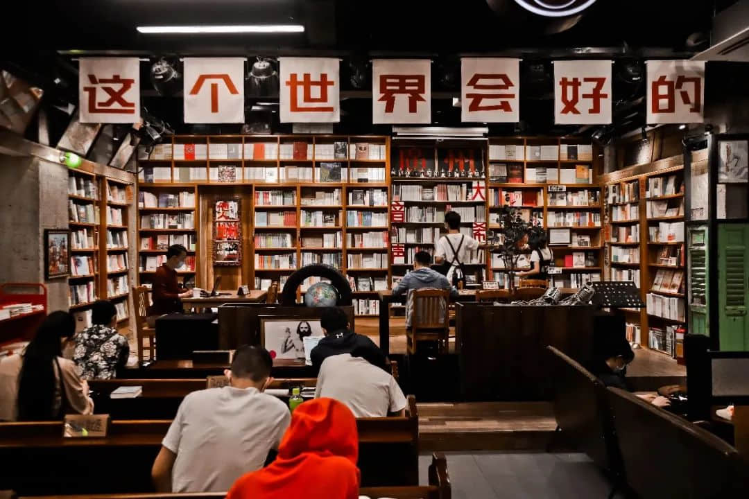 “倒下”的書店