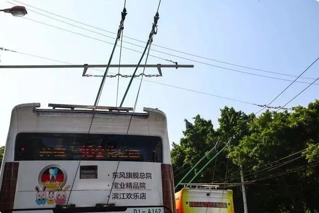 102路擬停運，“孖辮”無軌電車未來會被淘汰嗎？